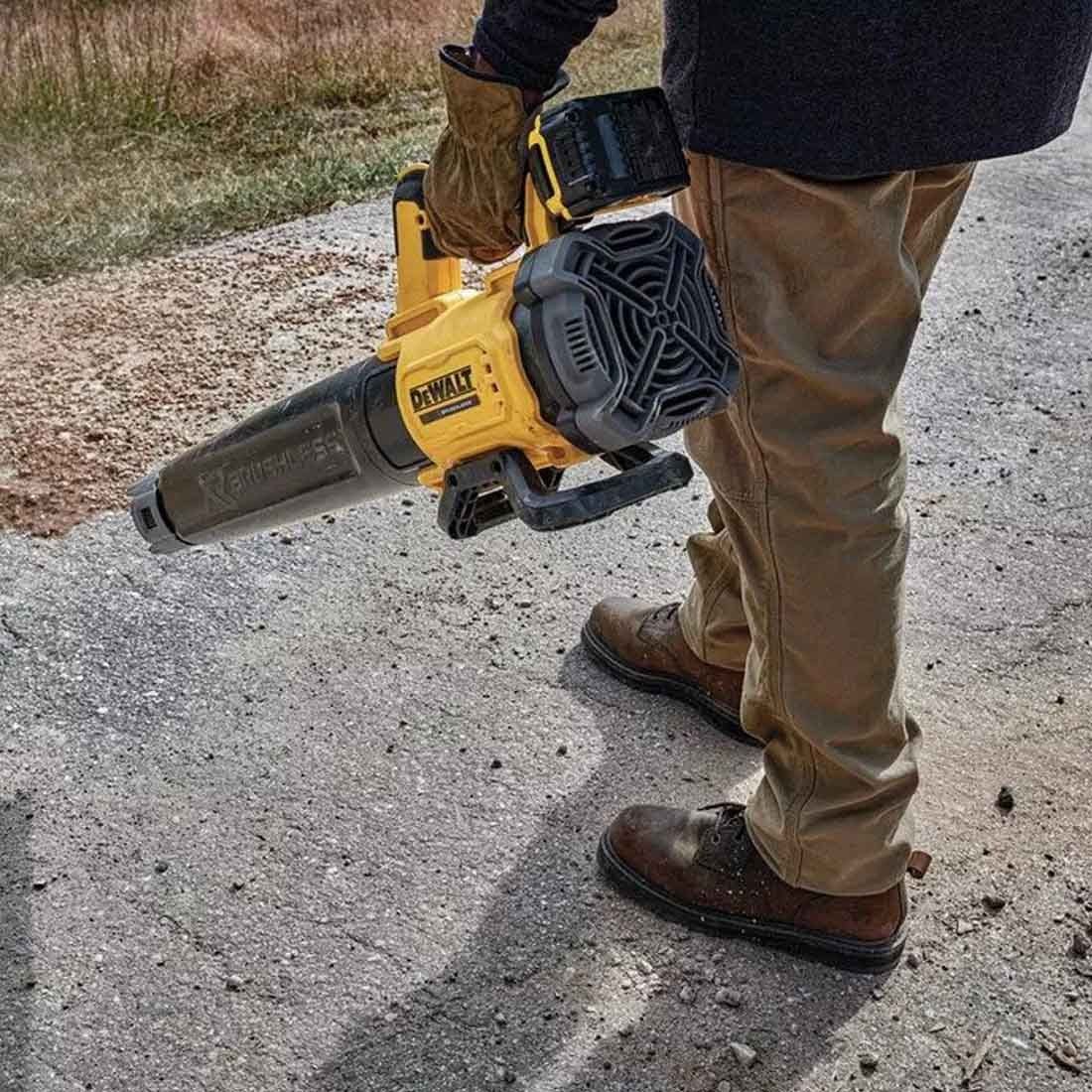 DeWalt DCMBL562P1-GB 18v XR Brushless Blower Inc 1x 5.0Ah Battery