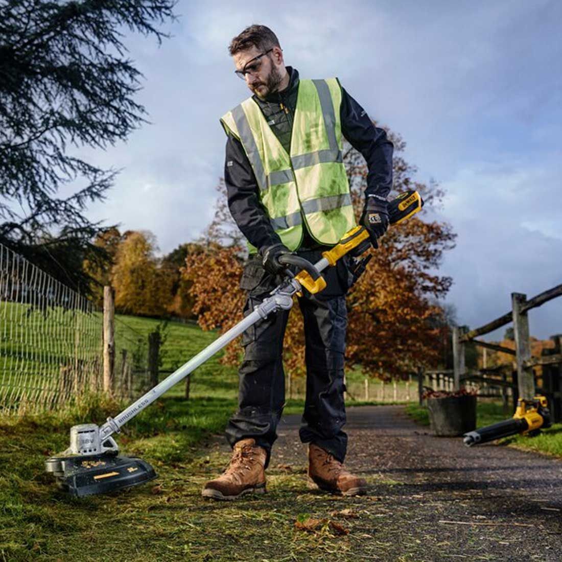 DeWalt DCMST561N-XJ 18v XR Cordless String Trimmer Body Only