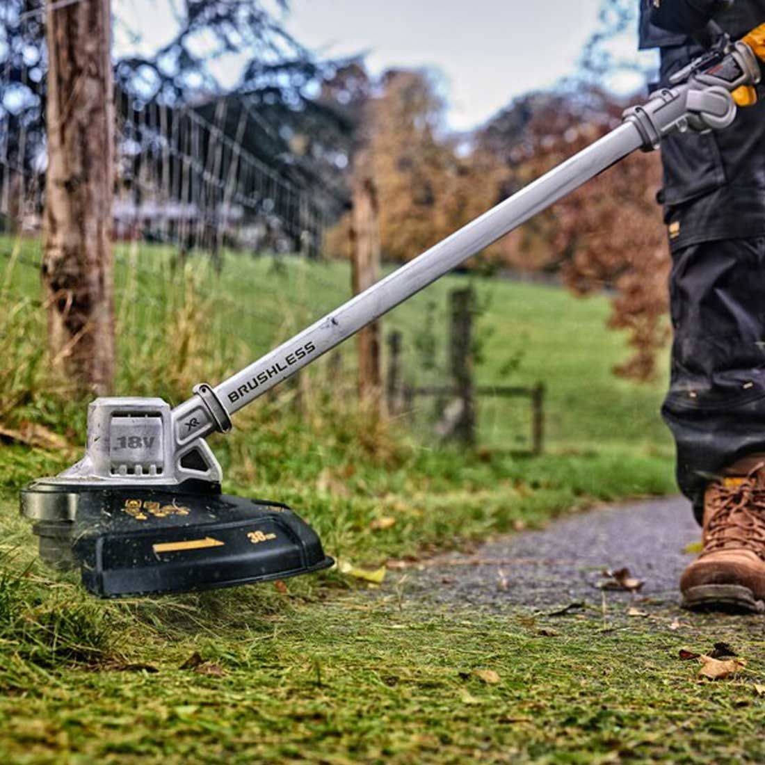 DeWalt DCMST561N-XJ 18v XR Cordless String Trimmer Body Only