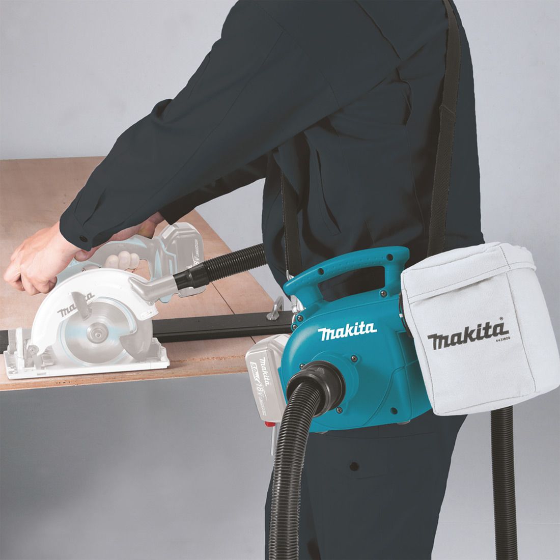 Makita DVC350Z 18v LXT Vacuum Dust Extractor/Blower Body Only