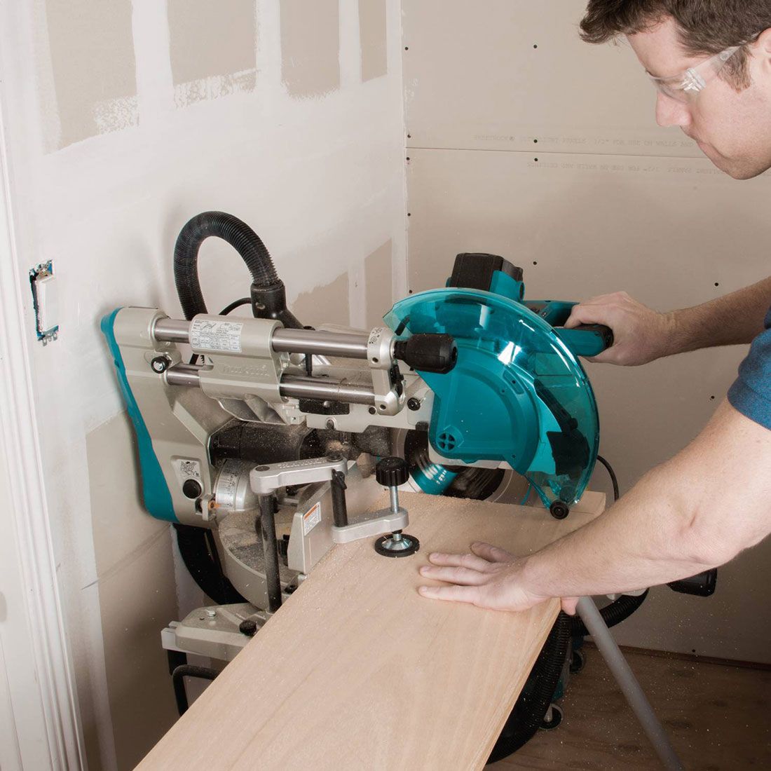 Makita LS1019L 260mm 10" Double Bevel Slide Compound Mitre Saw with Laser