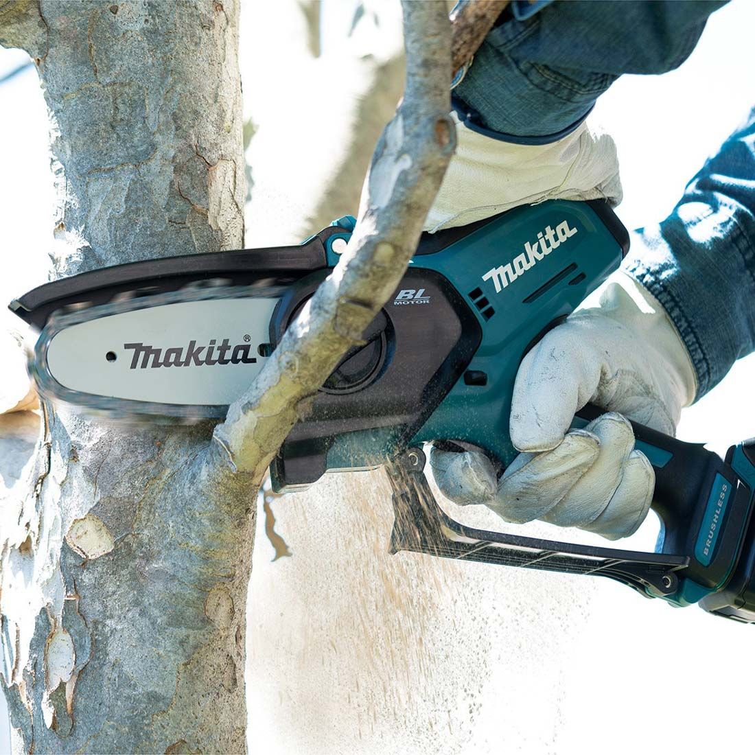 Makita UC100DWA 12v Max CXT Cordless Brushless 100mm / 4" Pruning Saw Inc 1x 2.0Ah Battery