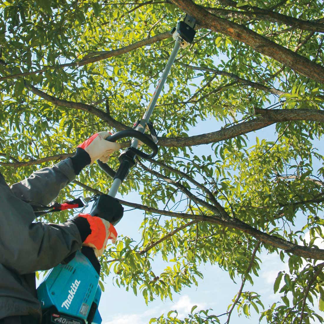 Makita UX01GD202 40v Max XGT Brushless Split-Shaft Multi Tool Motor Inc 2x 2.5Ah Batts